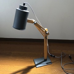 デスクライト　tomons dl1005