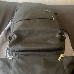 Inateck ビジネスリュックバッグ ブラックの画像
