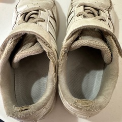 adidas 21.5cmの画像