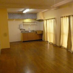 バルコニーが127.5m2、ドッグランできる広さです！松山市福音寺 清水マンション501号 3LDK、7.4万円。LDKも16畳の広さ。インターネット無料・ケーブルＴＶ無料。ペットOK。 - 松山市