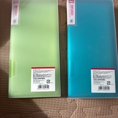 トレーディングカードホルダー　2冊