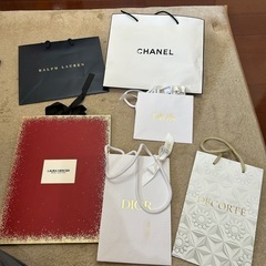 ブランド紙袋　1枚100円　全部で1000円エルメス  シャネル　ロエベ  カルティエ　ティファニー　の画像