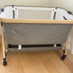 ベビーベッドの画像