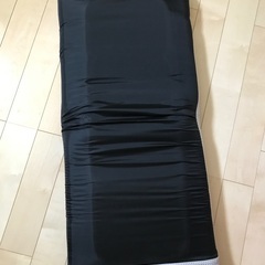座椅子（薄グレー）の画像