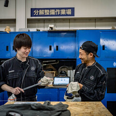 【メルセデスベンツでの自動車整備作業員】「学歴不問・正社員」経験浅くてもOK/賞与4カ月/残業少なめ/長期休暇・手当て体制充実＿株式会社シュテルン高井戸の画像