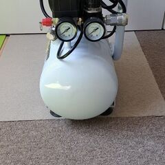 アースマン　10リットル　オイルレスエアーコンプレッサーの画像