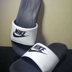 ナイキ(NIKE) 26cm シャワーサンダル ベナッシ