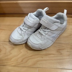 🔻値下げしました！19.0EE 瞬足　ホワイト