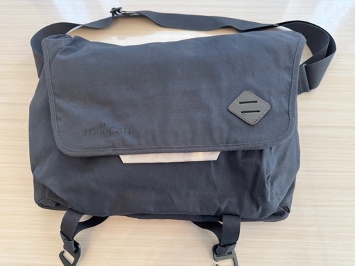 ミリカン(millican)大容量多機能バッグ