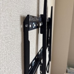 テレビ壁掛け金具【黒
】の画像