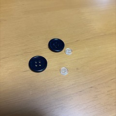 ミキハウス 金ボタンと黒ボタンと透明ボタン12個まとめての画像