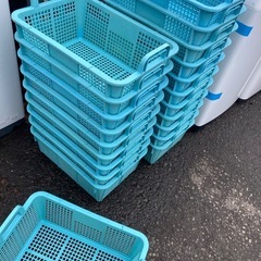 サンコー　持ち手が良い 業務用なのでとても丈夫 メッシュカゴ　魚、農産物　色々な場面で　1個価格の画像