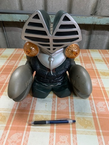 昭和レトロ　RUNA バルタン星人 特大貯金箱