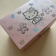 キティちゃん小物入れ