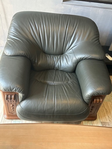 カリモク　ソファ　４点セット　130万で購入したセットです　　　