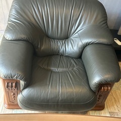 カリモク　ソファ　４点セット　130万で購入したセットです　　　の画像
