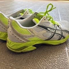 ランニングシューズの画像
