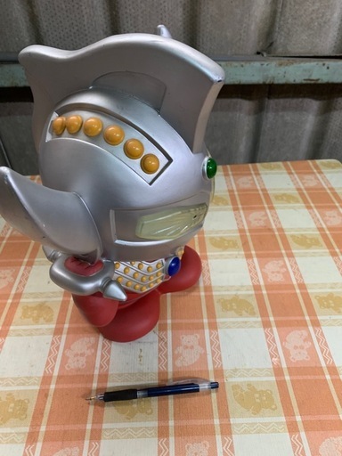 昭和レトロ　RUNA ウルトラマンタロウ特大貯金箱