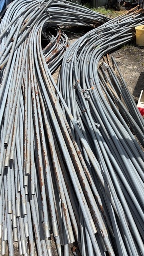 話し中　鉄パイプアーチ