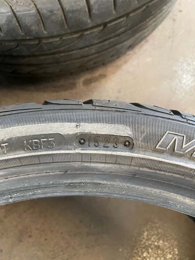 MAXTREK 245/35ZR20