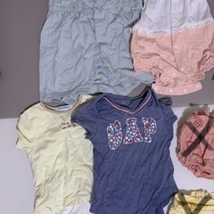 【写真追加】70cm服まとめ売りの画像