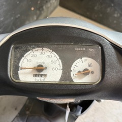 ★支払総額3.0万円★下取り、買取やってます！ 125cc以下なら廃車できます！！スズキ　レッツ2 シルバー 人気のレッツ2！ 2ストのためオイル注ぎ足すだけ！ サイスタ付き！ コンビブレーキ！の画像