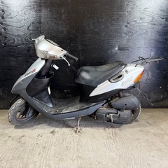 ★支払総額3.0万円★下取り、買取やってます！ 125cc以下なら廃車できます！！スズキ　レッツ2 シルバー 人気のレッツ2！ 2ストのためオイル注ぎ足すだけ！ サイスタ付き！ コンビブレーキ！の画像
