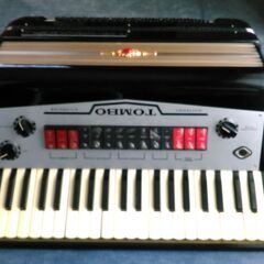 トンボ楽器の電気アコーディオンです(ACCORDIX A-120)の画像