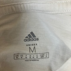 アディダスTシャツの画像