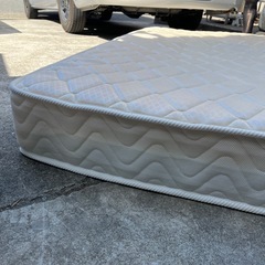 クイーンサイズ　 マットレスのみ　ベッド　家具の画像