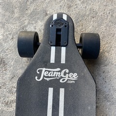team gee、電動スケートボード、スケートボード、充電式の画像