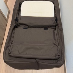 【お値下げ中】ファルスカ　コンパクトベビーベッド　おでかけ　里帰り　車内　おむつ替えの画像