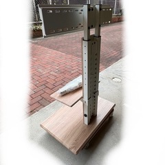美品 オシャレ　テレビスタンド ハイタイプ キャスター付き ナチュラルオーク 32〜70インチ対応 棚板付き 高さ調節可の画像
