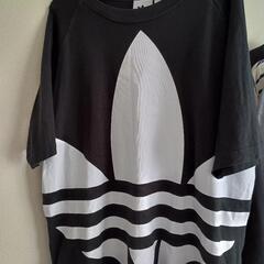 早い者勝ちadidasビッグロゴTシャツ