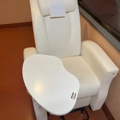 リクライニングソファ(ネイルサロンにて使用)の画像