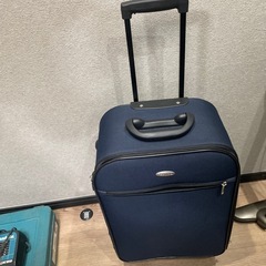 キャリーケース
