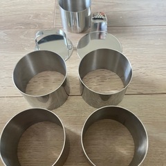 ステンレス製セルクルリング　円型【直径7.5cm x 4, 5cm x 1】の画像