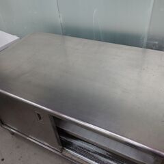 引戸（収納）付き作業台（調理台）の画像