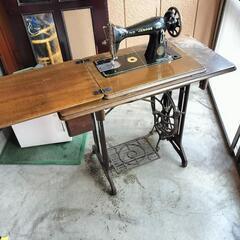 アンティーク家具　蛇の目ミシン
