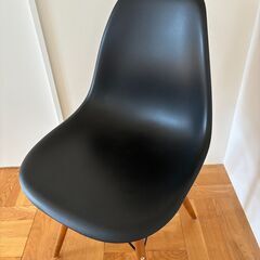 北欧風チェア（ブラック）作業用・在宅ワーク向け 美品の画像