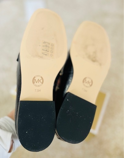 新品 MICHAEL Michael Kors エナメルローファー 黒 マイケル