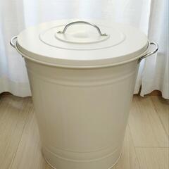 KNODD クノッド　40L ふた付きゴミ箱　白　ホワイト