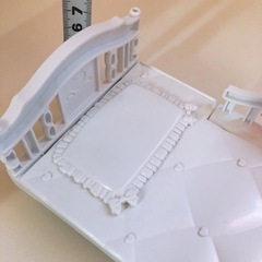 【無料】娘からの委託品　リカちゃんベッドの画像