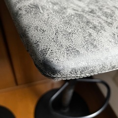 カウンターチェア二脚の画像