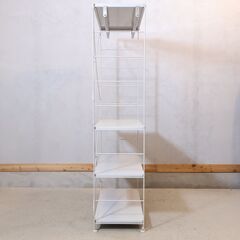 無印良品(MUJI)のワードローブバー付スチールユニットシェルフです。一人暮らしの方にも最適なスッキリとしたデザインのオープンラックです♪自由にカスタマイズできる人気のラックです！！の画像