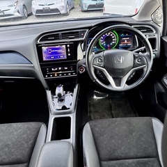 ホンダ フイツト　シャトル　ハイブリッドＸ　車検R8/07の画像