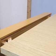 IDC OTSUKA(大塚家具) オクト オーク材 伸長式ダイニングテーブルです。北欧スタイルのデザインとナチュラルな雰囲気がポイントのエクステンションテーブルは2人から4人まで活躍します！の画像