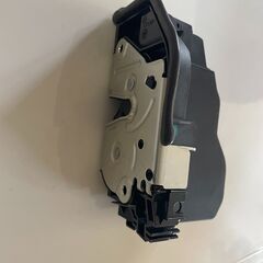 R60　ミニクロスオーバー　右リア　ドアロックアクチュエーターの画像