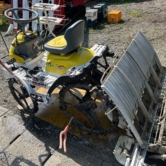 イセキ　田植機 4条植え　さなえ　乗用型 田んぼ 水田　 PP4-S デフロック  ガソリン　4.3馬力　軽量ボディ　農機具 田植え機　宮崎　簡易始動動画ありの画像