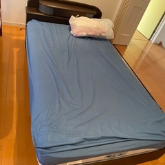 セミダブルベッド
